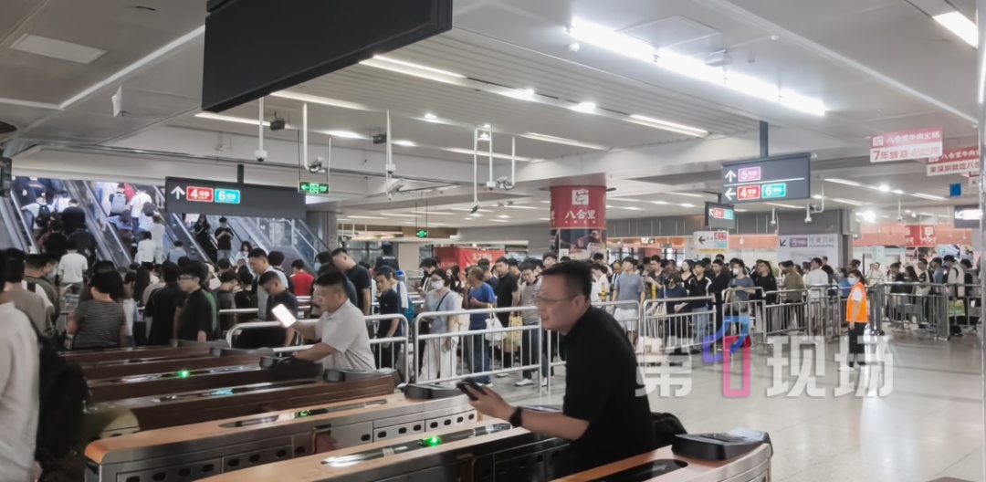 谨防“加沙”!粤B市民花式防台风!最高级别台风红色预警将发布→ 谨防“加沙”!粤B市民花式防台风!最高级别台风红色预警将发布→