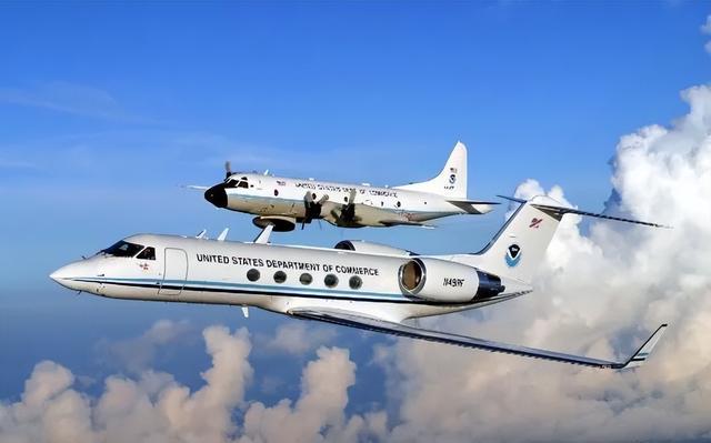 这飞机疯了吗?竟然往超强台风“桦加沙”里钻! 这飞机疯了吗?竟然往超强台风“桦加沙”里钻!