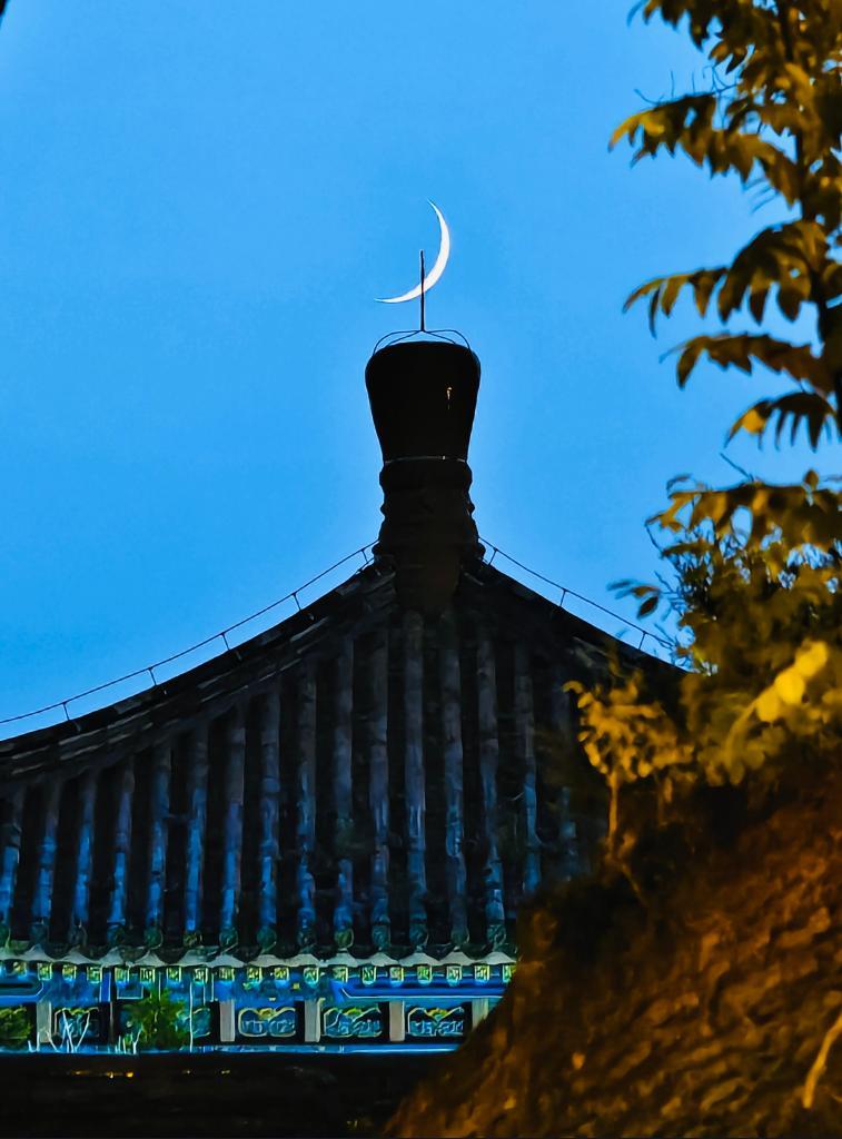 抬头看!26日将迎年度最小蛾眉月 抬头看!26日将迎年度最小蛾眉月