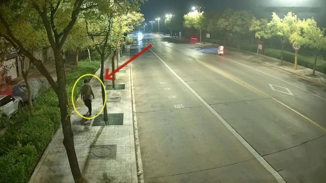 藏匿步梯间长达8小时！盗窃犯张某，被抓