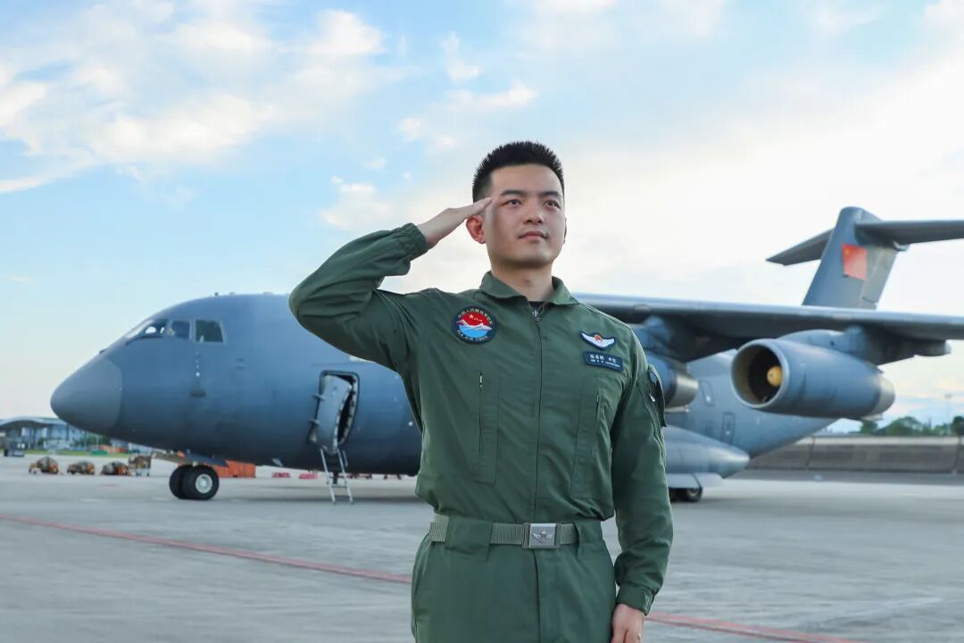 以苍穹，兑现远见——从运-20 飞行员到空军作战参谋，一位中国机长的向战航迹