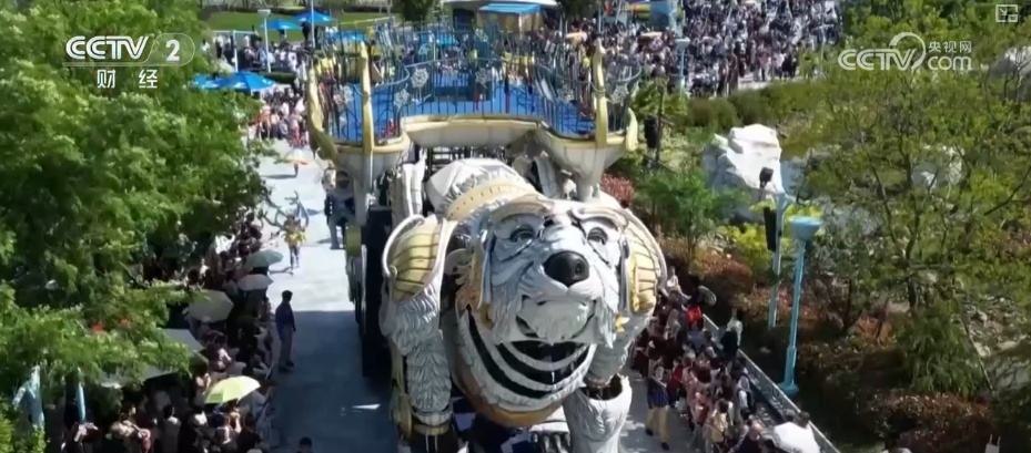 “机械巨兽”“AI学者”……AI赋能激发文旅新活力 数字化转型与降本增效动力十足 “机械巨兽”“AI学者”……AI赋能激发文旅新活力 数字化转型与降本增效动力十足