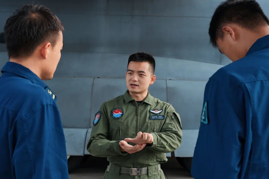 以苍穹，兑现远见——从运-20 飞行员到空军作战参谋，一位中国机长的向战航迹