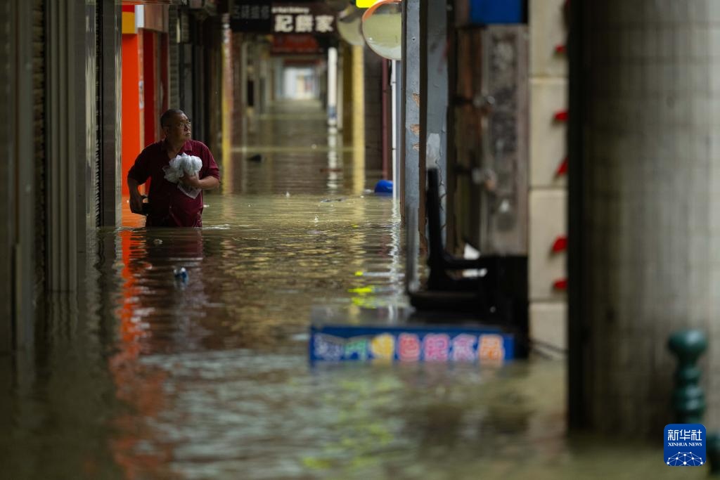 超强台风“桦加沙”近距离掠过澳门