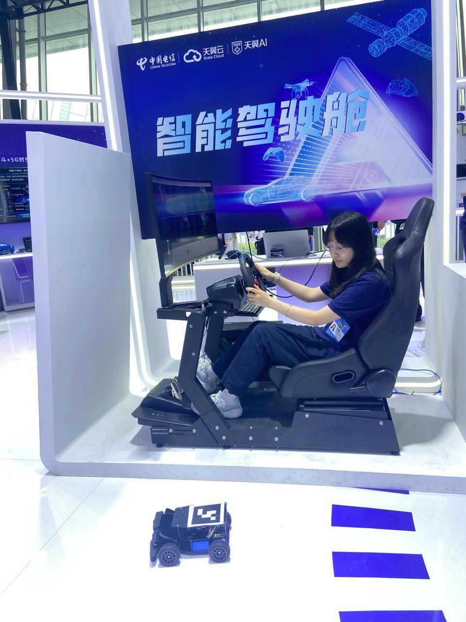 北斗峰会探馆：从自动驾驶车到无人机，智慧生活触手可及