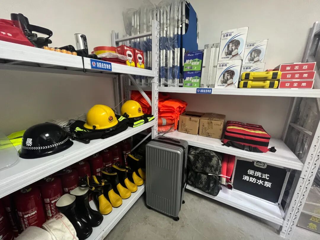 这个“应急小屋”亮相小区,居民直呼:安全感拉满了! 这个“应急小屋”亮相小区,居民直呼:安全感拉满了!