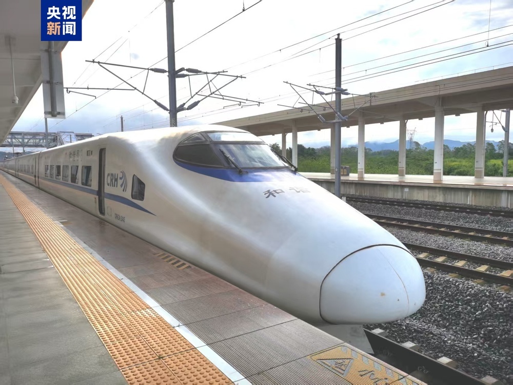 开通运营“倒计时” 南凭高铁崇凭段开始满图试运行 开通运营“倒计时” 南凭高铁崇凭段开始满图试运行