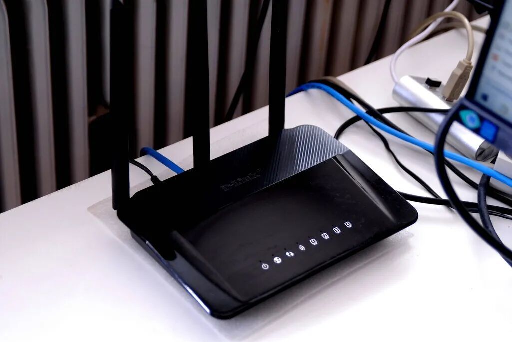 路由器到底怎么摆，网速才更快？很多人都摆错了