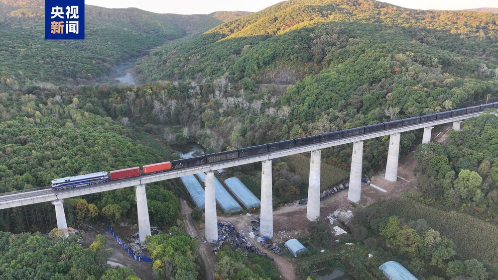 滨绥铁路改造投用 中欧班列“提速”一倍以上