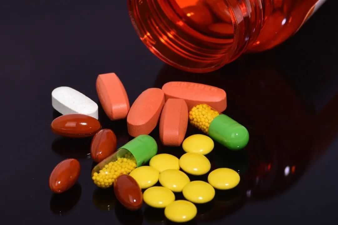 医生吃头孢遇险 以前不过敏的药物也不能掉以轻心！