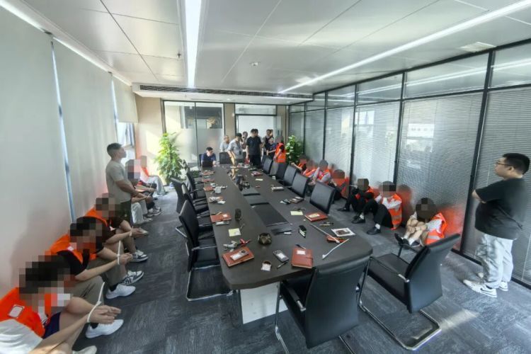 “玄学大师” 栽了！骗3000多人2000余万，被问“算到自己被抓吗”时只有苦笑