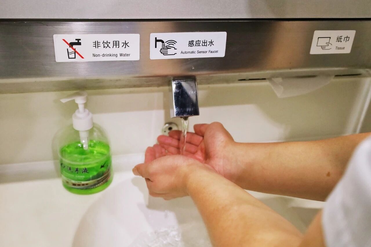 坐高铁实用小贴士！网友直呼：“太需要了”