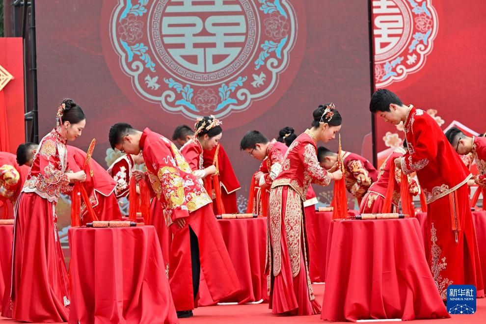 江苏苏州:水乡集体婚礼 见证甜蜜人生 江苏苏州:水乡集体婚礼 见证甜蜜人生