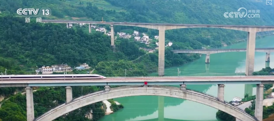 暖心、便民、智慧、精细……多样化服务保障百姓乐享假期顺畅出行