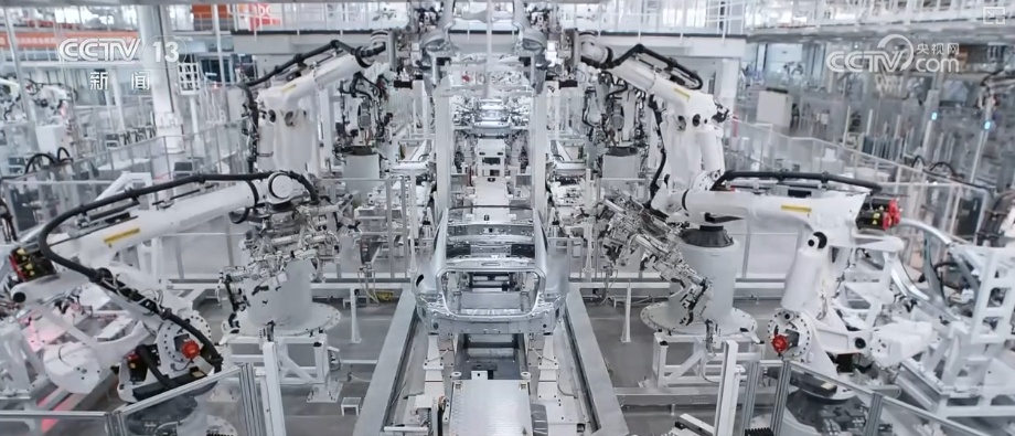 既是“先行者”也是“探索者” 智能新能源汽车产业领先优势激活企业出海新动能