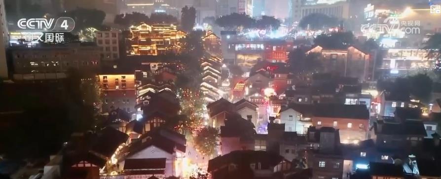 十一假期旅游新风向：县域游迎爆发式增长 赏秋、自驾、出境游全面开花