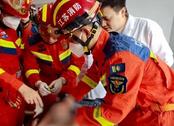 被卡5天？男孩的好奇心把自己送进医院