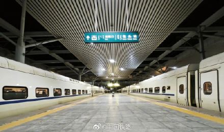 包银高铁包惠段开始试运行