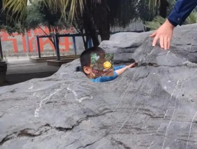 被卡5天？男孩的好奇心把自己送进医院