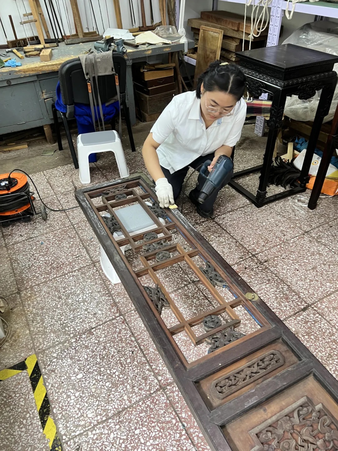 90后女硕士，在颐和园修家具