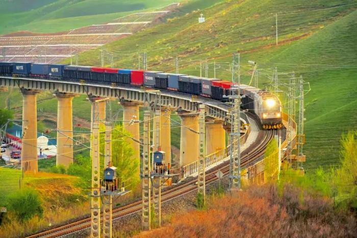 全国铁路10月11日起实行新的列车运行图