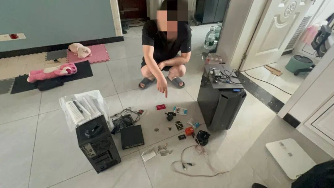 男子为大量非法来源的手机提供非法“刷机”业务被网警抓获