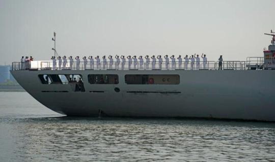 中国海军戚继光舰、沂蒙山舰抵达香港水域 中国海军戚继光舰、沂蒙山舰抵达香港水域