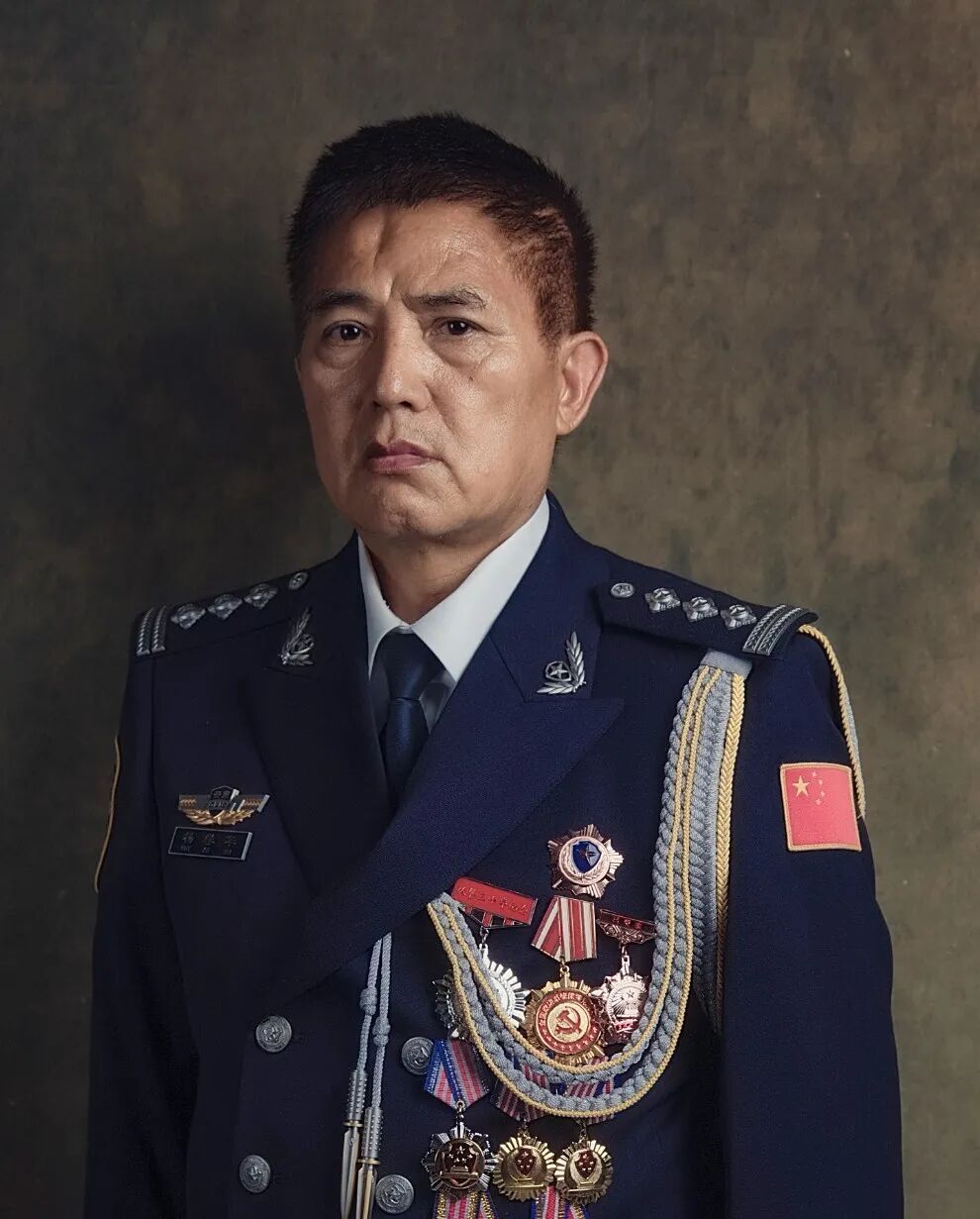 这个身上仍残存弹片的“二级英模”，最后一天在岗！