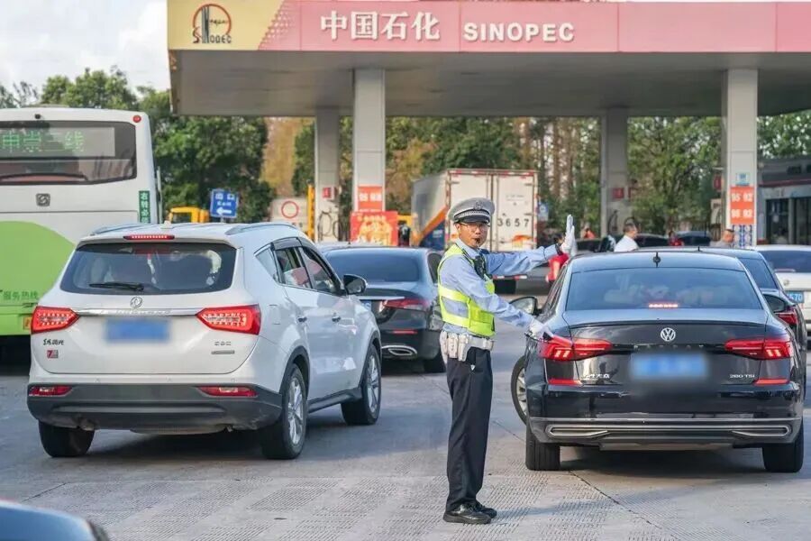 出行高峰！上海这里缓行近30小时，预计持续至晚上11点到12点！长三角铁路情况→