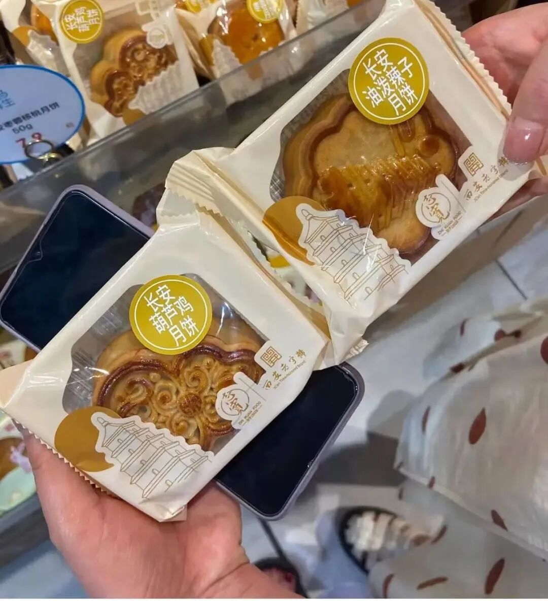 上海已经卖疯！“他们说这是唐僧肉！”阿姨爷叔排队5小时，队伍看不到尽头...