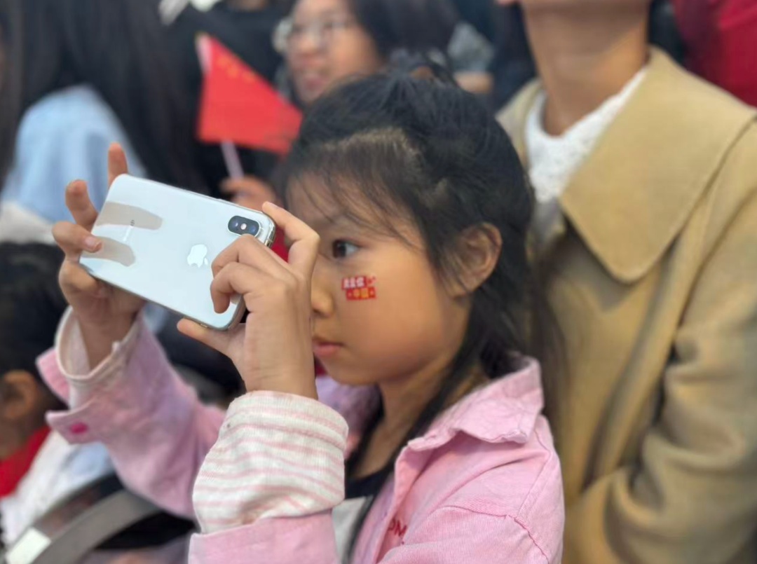 今天，向你告白！我爱你，中国！