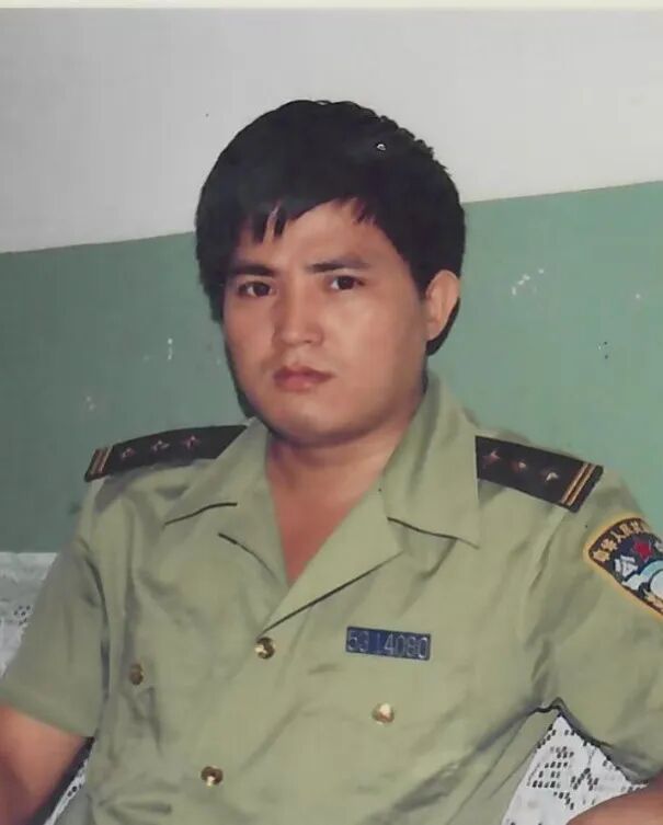 这个身上仍残存弹片的“二级英模”，最后一天在岗！