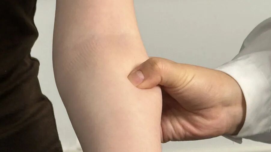 跑长途必备!按按这几个穴位比膏药还管用,专治各种“不服”→ 跑长途必备!按按这几个穴位比膏药还管用,专治各种“不服”→