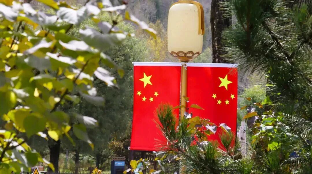 五台山景区“中国红”燃动国庆