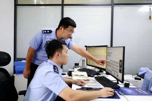 网恋“白富美”竟是诈骗团伙，警方一网打尽30名嫌疑人