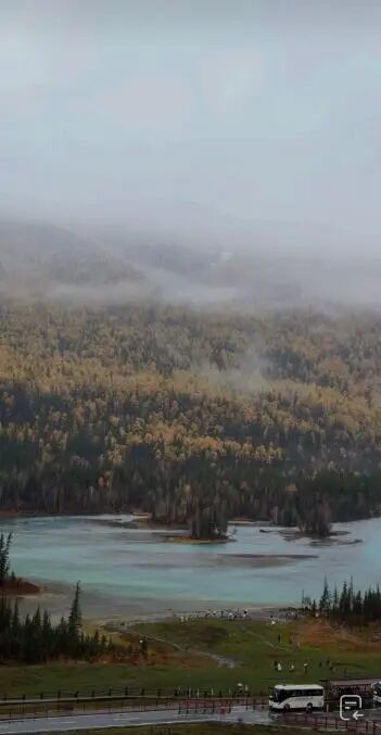 突遇极端天气！上百辆车被困！紧急封路！上海人傻眼：是不是全国就剩上海还热…