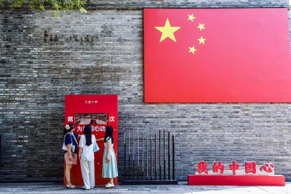 五湖四海、大江南北，最爱的这抹中国红！