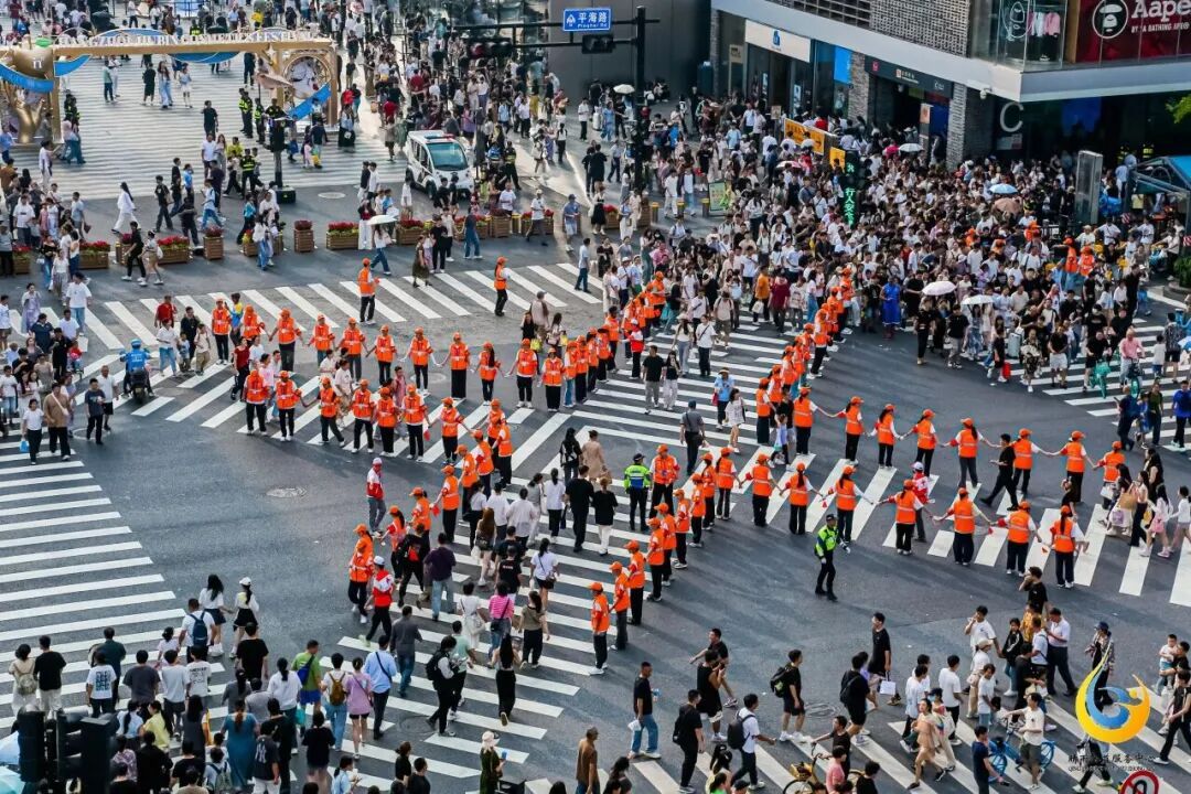 44.63万人次!西湖边,震撼一幕又刷屏了! 44.63万人次!西湖边,震撼一幕又刷屏了!