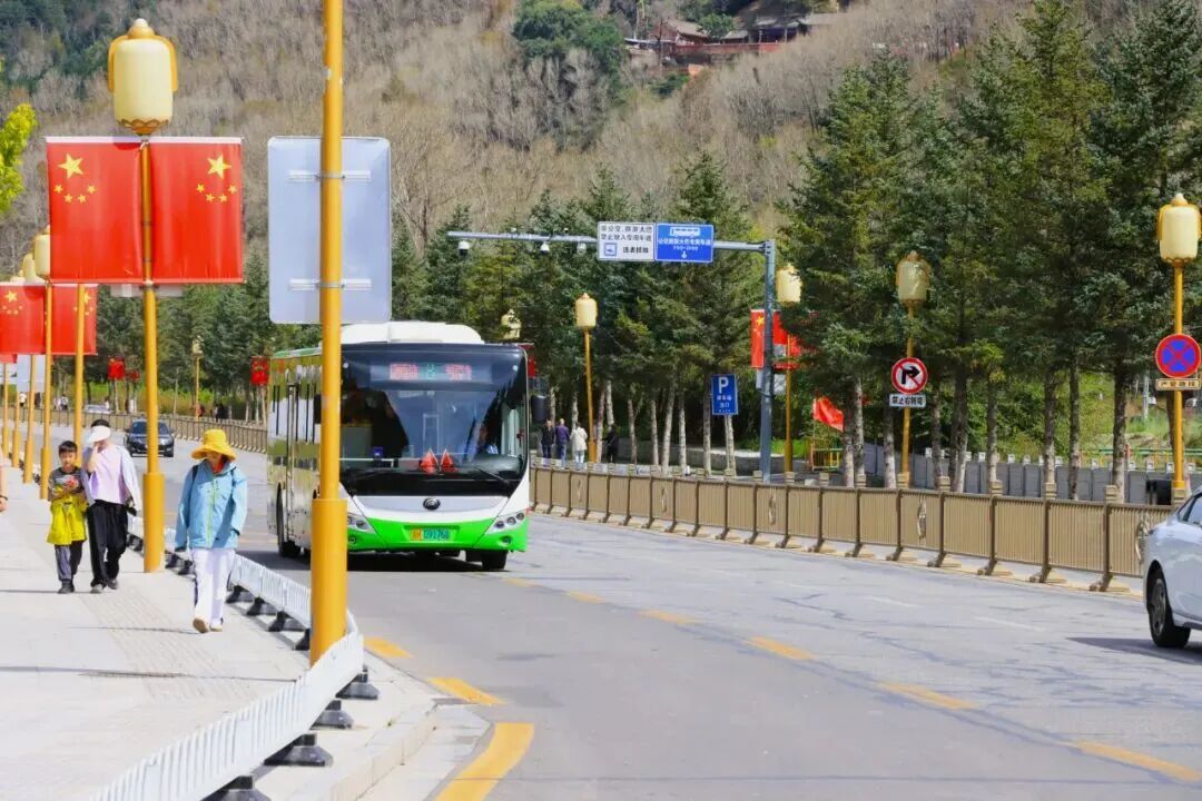 五台山景区“中国红”燃动国庆