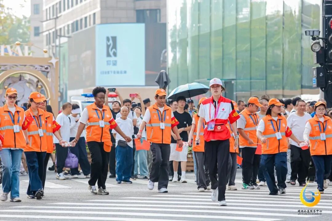 44.63万人次!西湖边,震撼一幕又刷屏了! 44.63万人次!西湖边,震撼一幕又刷屏了!