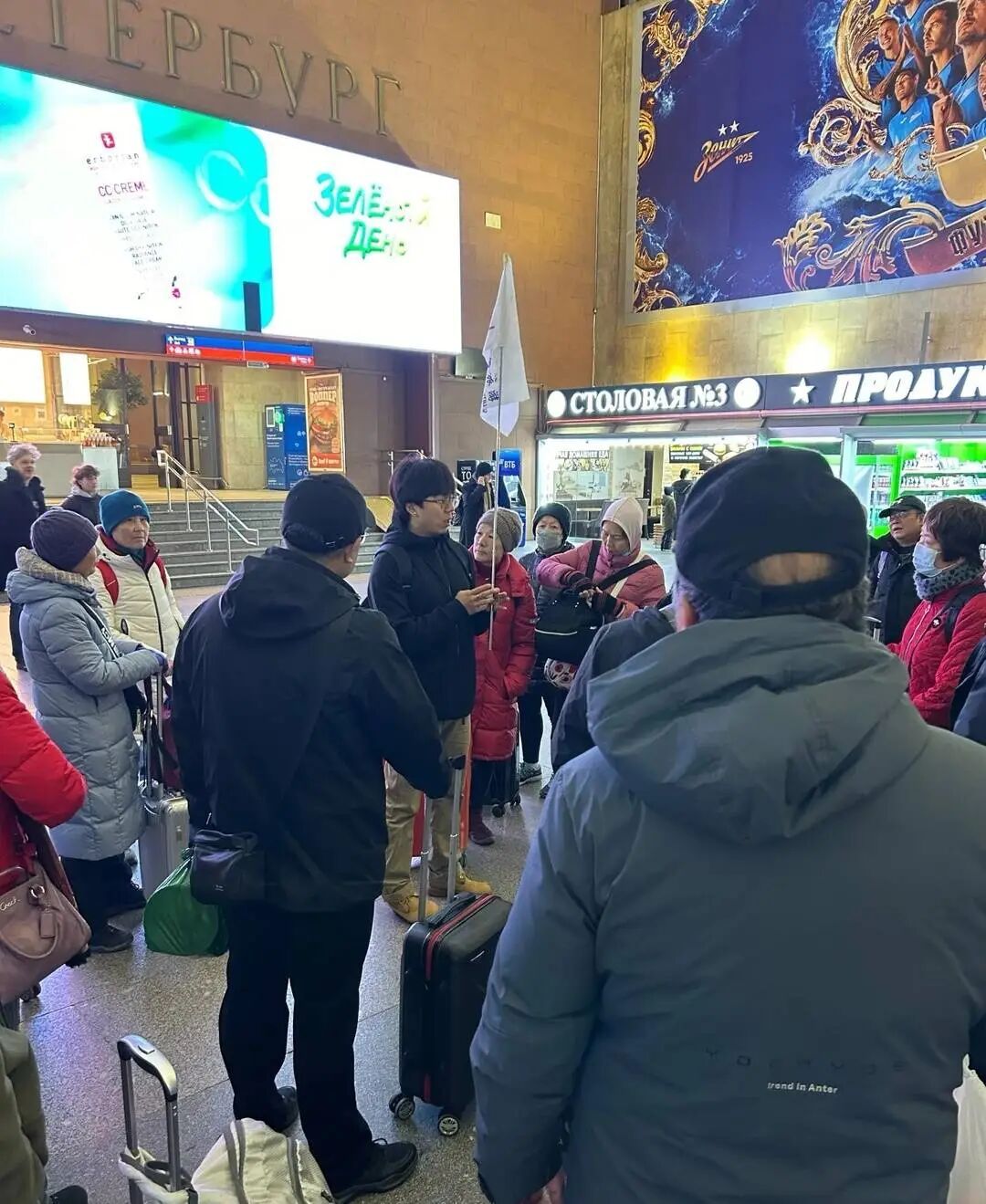 00后勇闯夕阳红老年团，被当“团宠”！有人直呼找到了“神仙旅游搭子”