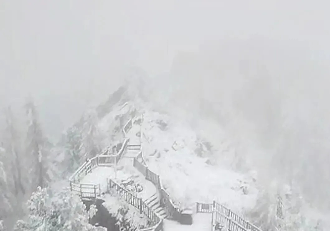 新疆西藏青海等地下雪，你正在的城市天气怎么样？