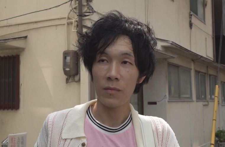 日本七旬老人泡50℃洗澡水严重烫伤最后死亡，护工是临时派遣的