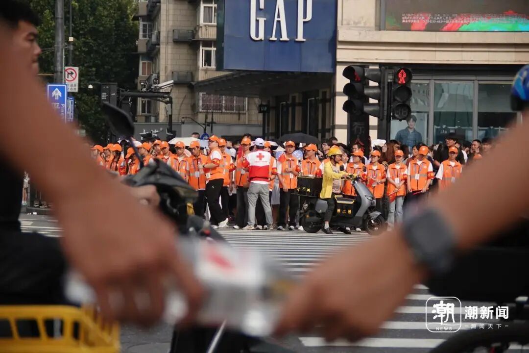 44.63万人次!西湖边,震撼一幕又刷屏了! 44.63万人次!西湖边,震撼一幕又刷屏了!