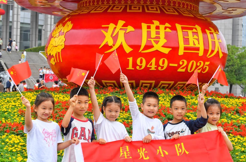 五湖四海、大江南北，最爱的这抹中国红！