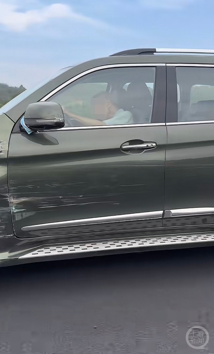 武深高速一SUV乱窜,热心司机两次冒险救援,警方:已排除车主毒驾酒驾 武深高速一SUV乱窜,热心司机两次冒险救援,警方:已排除车主毒驾酒驾