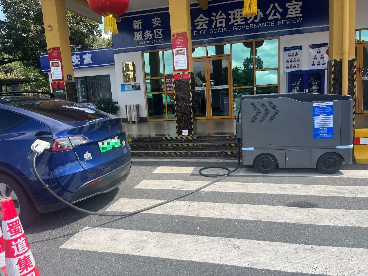 国庆新能源车上高速在部分地区遭遇“充电难”，如何化解？
