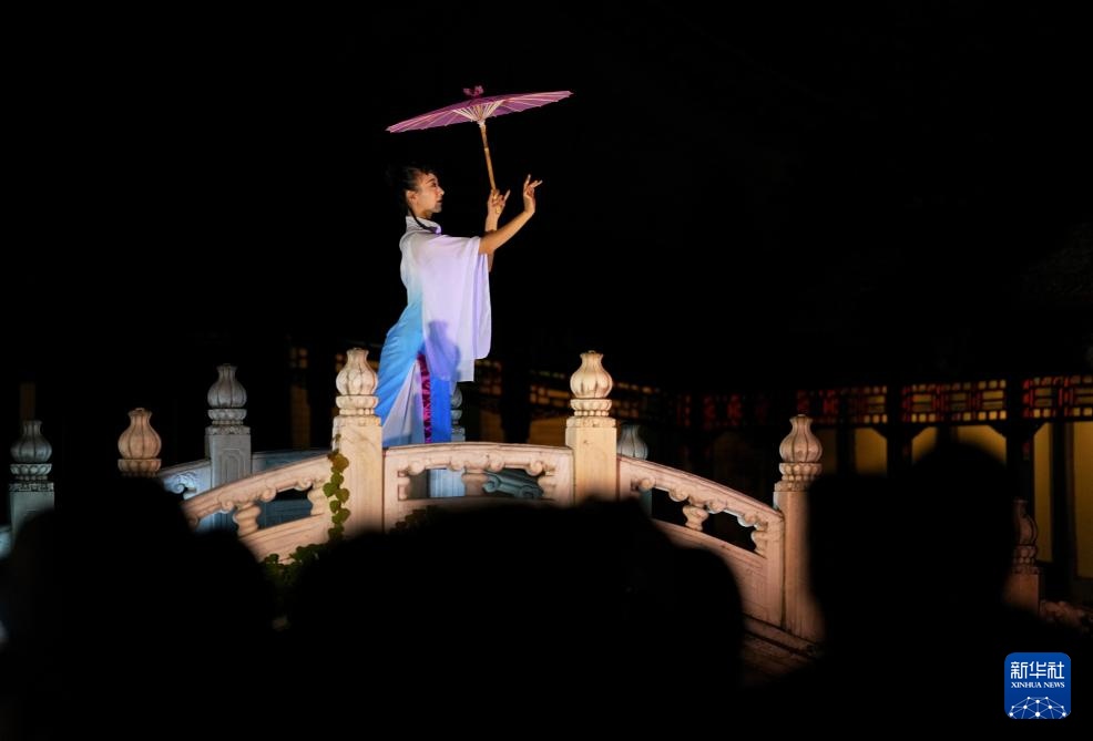 夜游北海公园 体验园林艺术之旅