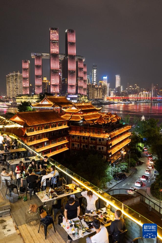 古今建筑同框彰显“新韵重庆”独特魅力