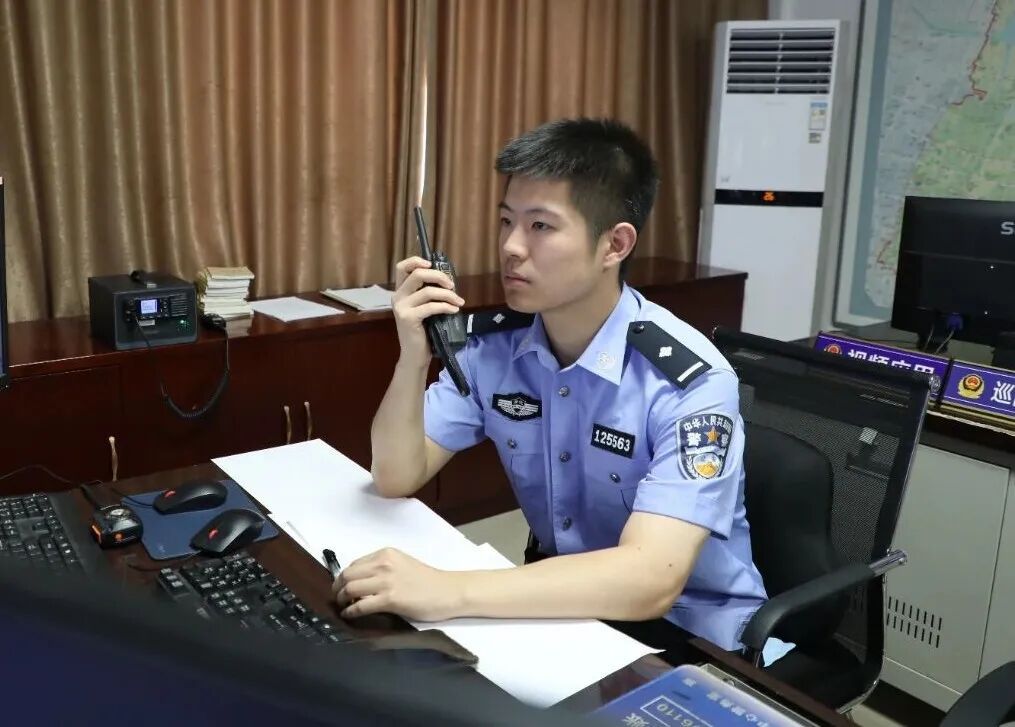 “00后”新警出手，凭实力抢镜！